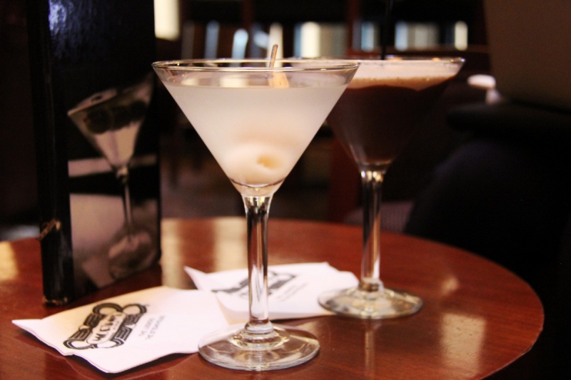 boite-nuit-VALDEROURE-min_martini_bar_lychee_chocolate_alcohol_liquor_happy_hour_happy-910161